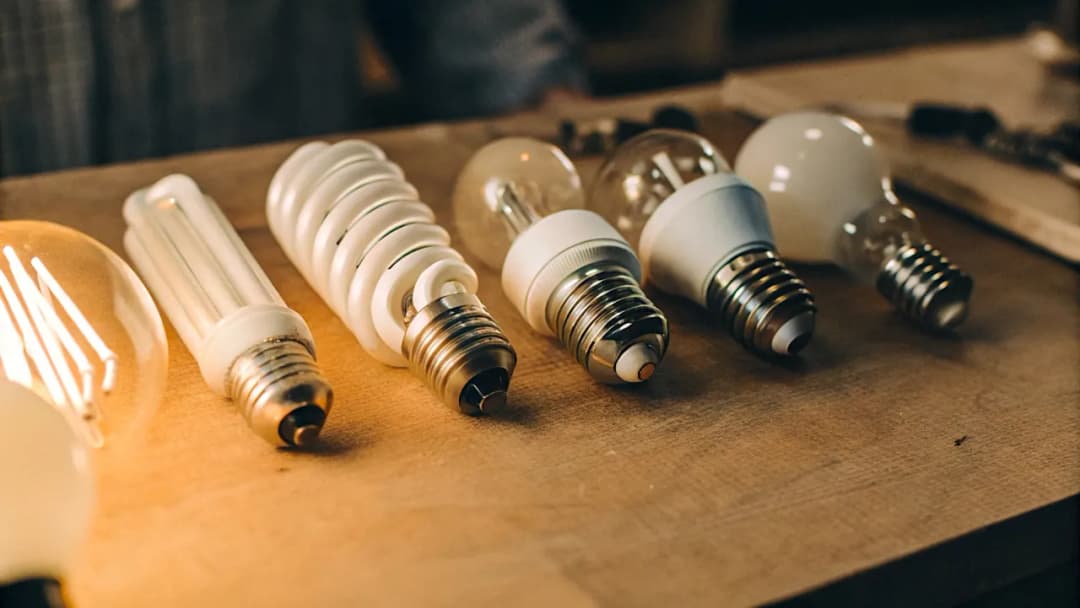 Jak dobrać odpowiednią moc żarówki LED do łazienki: kompletny poradnik