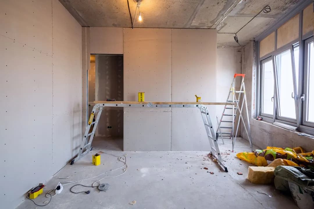 Najlepsze materiały do wykonania ścianki działowej w łazience: praktyczny wybór