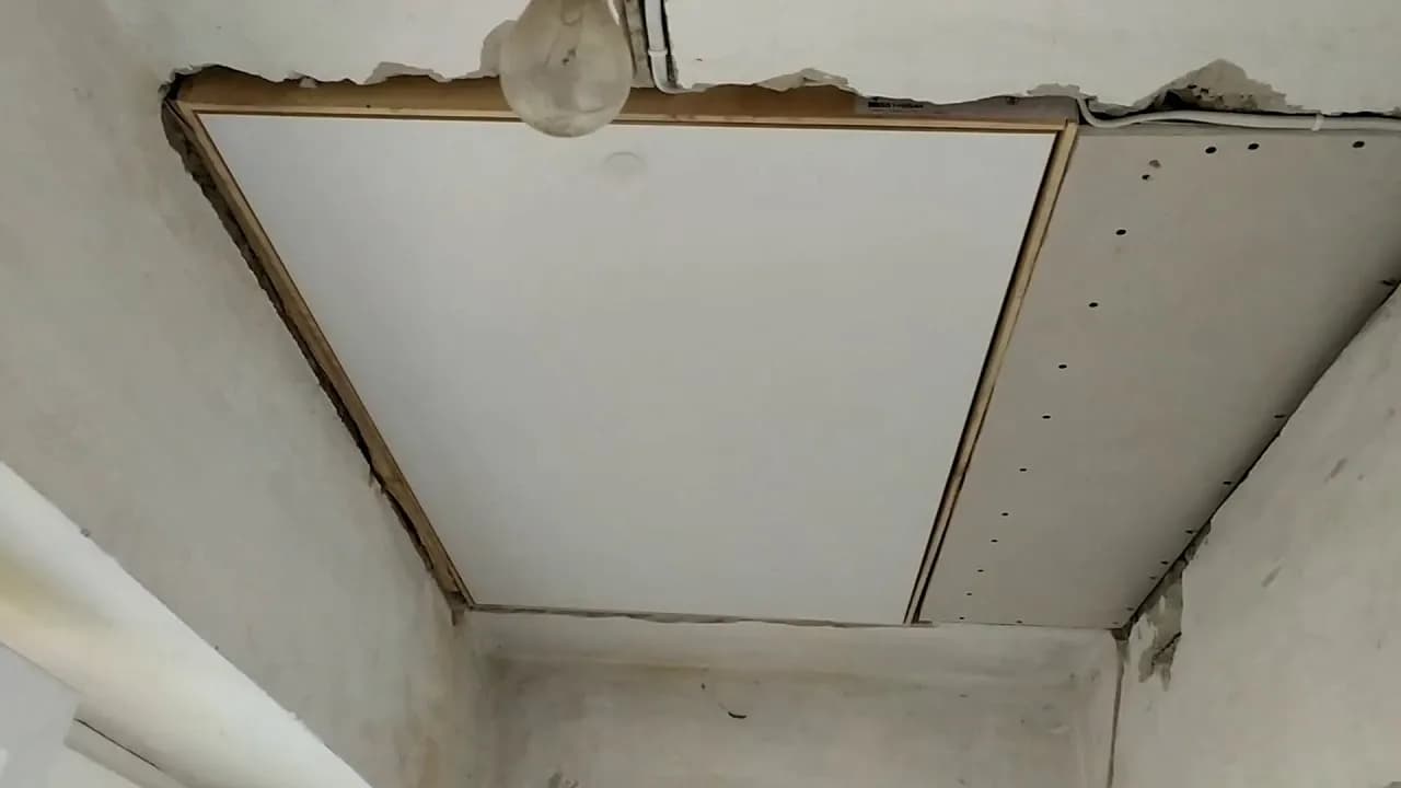 Jak skutecznie uszczelnić właz na strych i uniknąć przeciągów oraz wilgoci