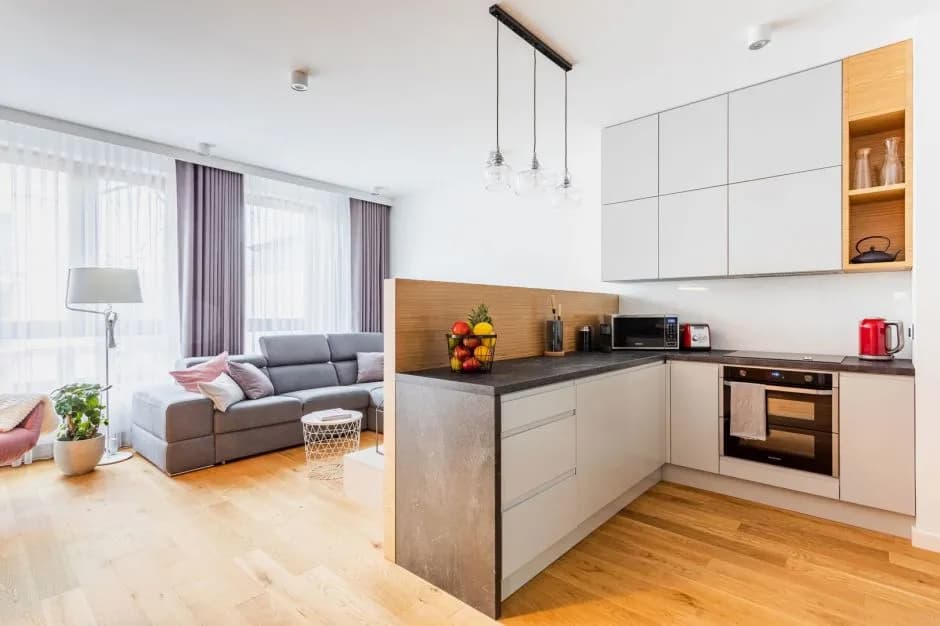 Jak skutecznie zasłonić kuchnię od salonu – praktyczne i stylowe rozwiązania