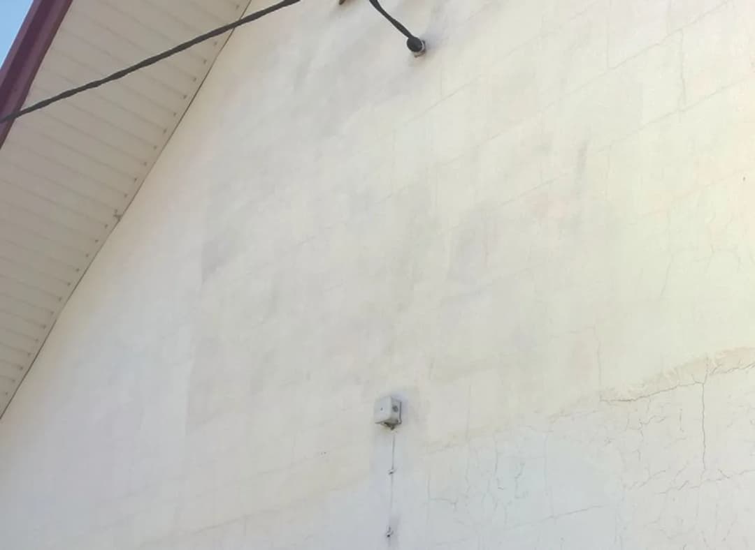 Kiedy wykonać elewację po tynkach, aby uniknąć błędów i uszkodzeń? Praktyczne porady